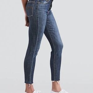 Levi Dark Wash Wedgie Skinny